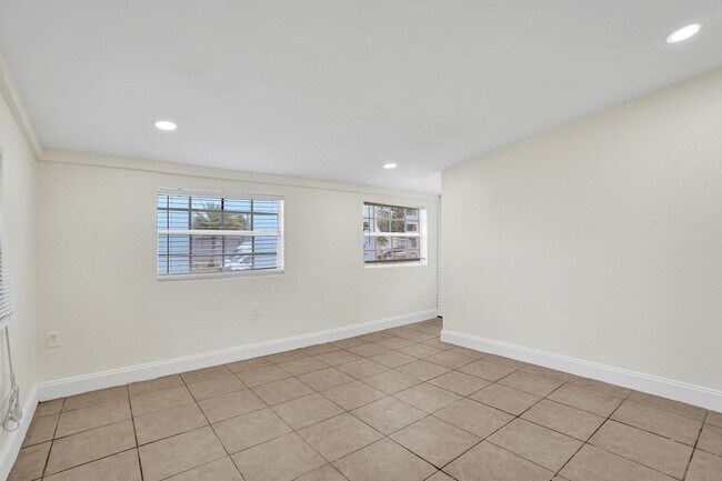 Building Photo - 4BR Corner Home (4th from FL Room) | No HOA | Large Fenced Yard | Move-In Ready