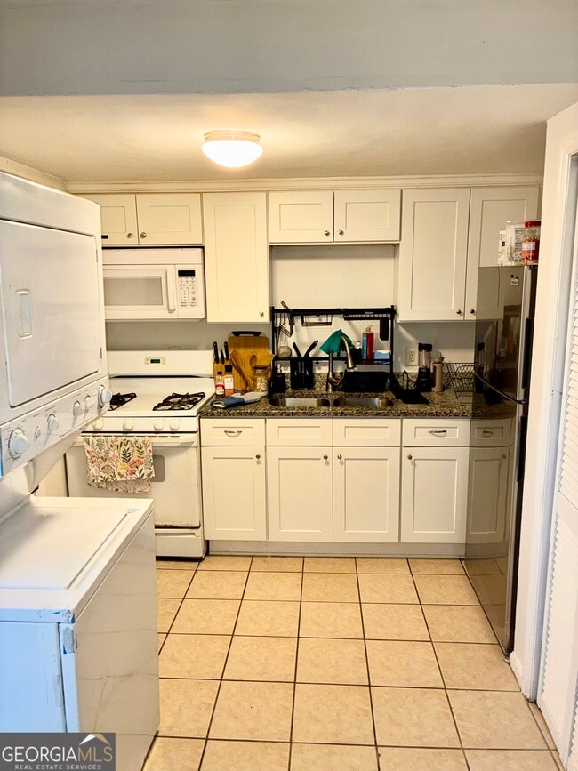 Building Photo - 1859 Williams Ave