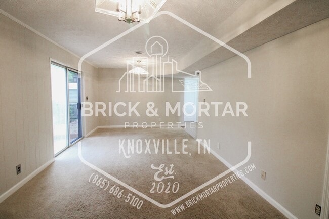 Building Photo - 8637 Glen Echo Dr