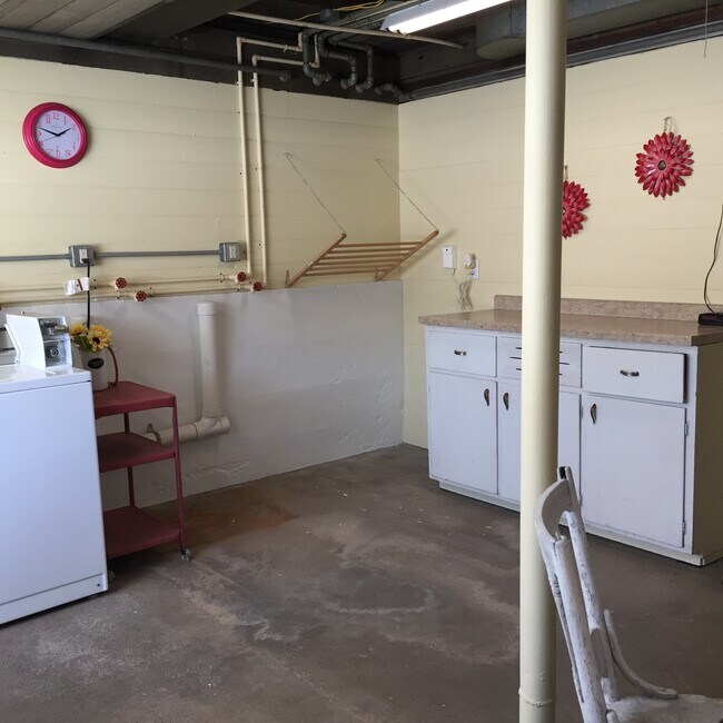 Building Photo - 1212 Buffalo St