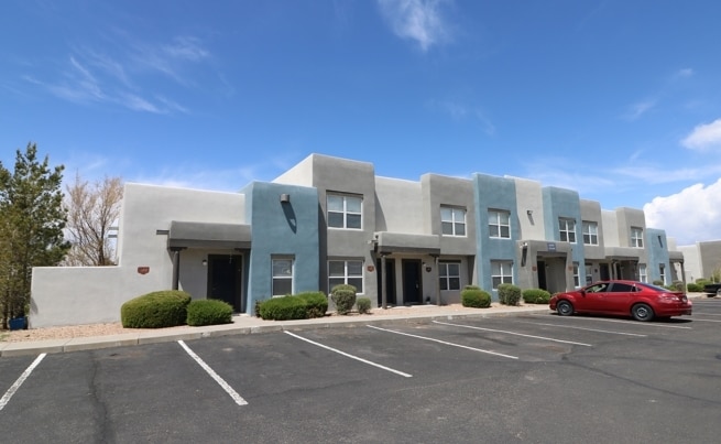 Primary Photo - The Bluffs at Tierra Contenta