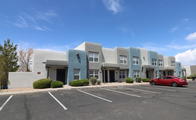 Building Photo - The Bluffs at Tierra Contenta