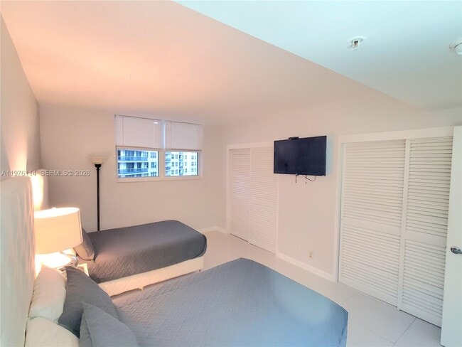 Building Photo - 3001 S Ocean Dr