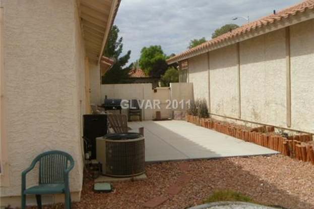 Building Photo - 8432 Mulcahy Ave