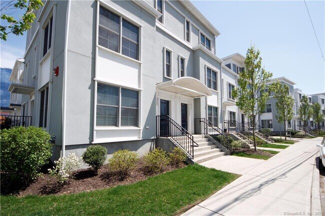 Building Photo - 42 Merrell Ave