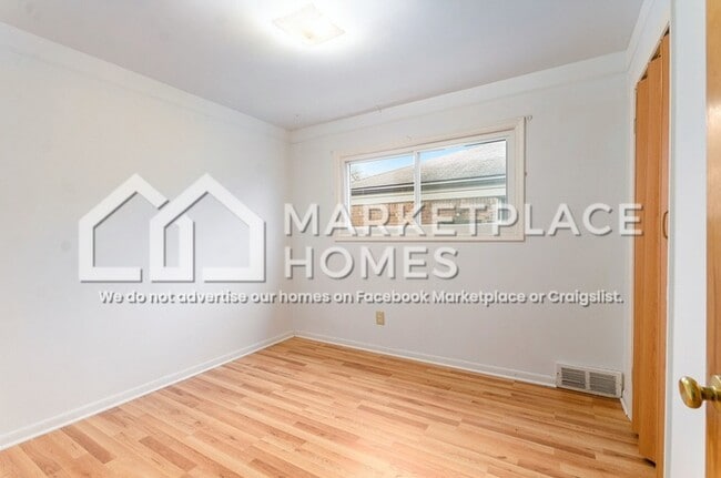 Building Photo - 271 Gilman St