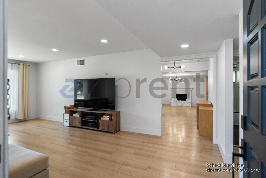 Building Photo - 686 Pomeroy Ave