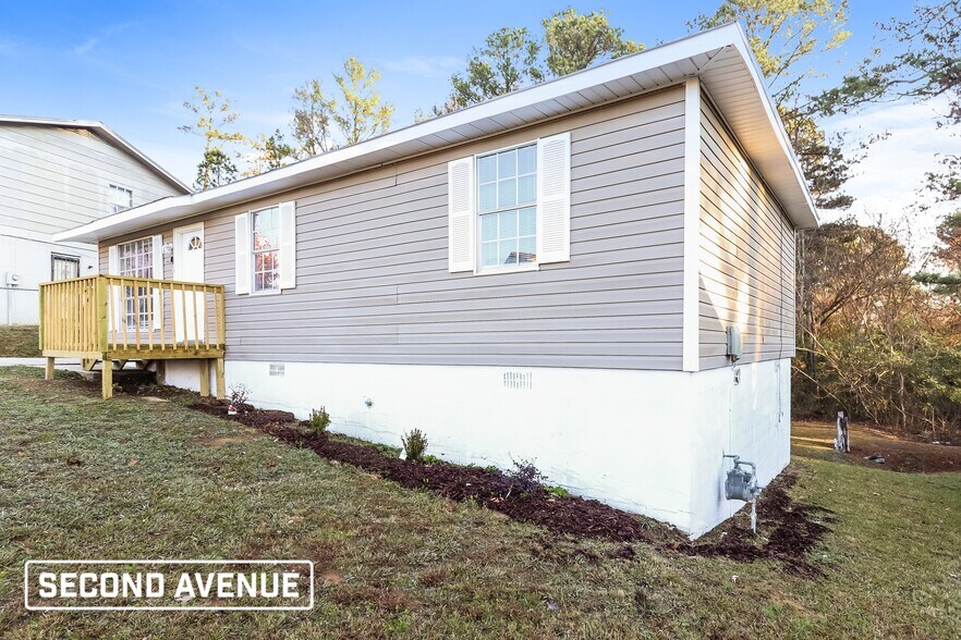Building Photo - 1739 Huntington Dr