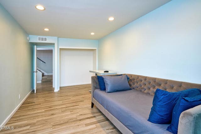 Building Photo - 886 Winding Way Dr