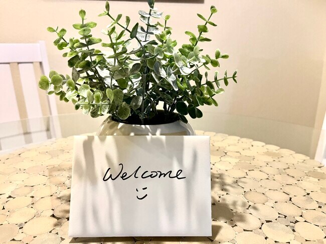 Building Photo - 8604 Via Mallorca