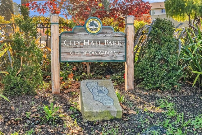 Building Photo - 734 Chestnut St