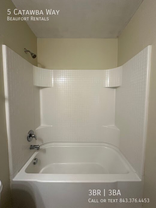 Building Photo - 5 Catawba Way