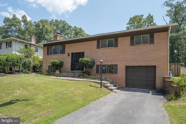 Building Photo - 6311 Barrs Ln