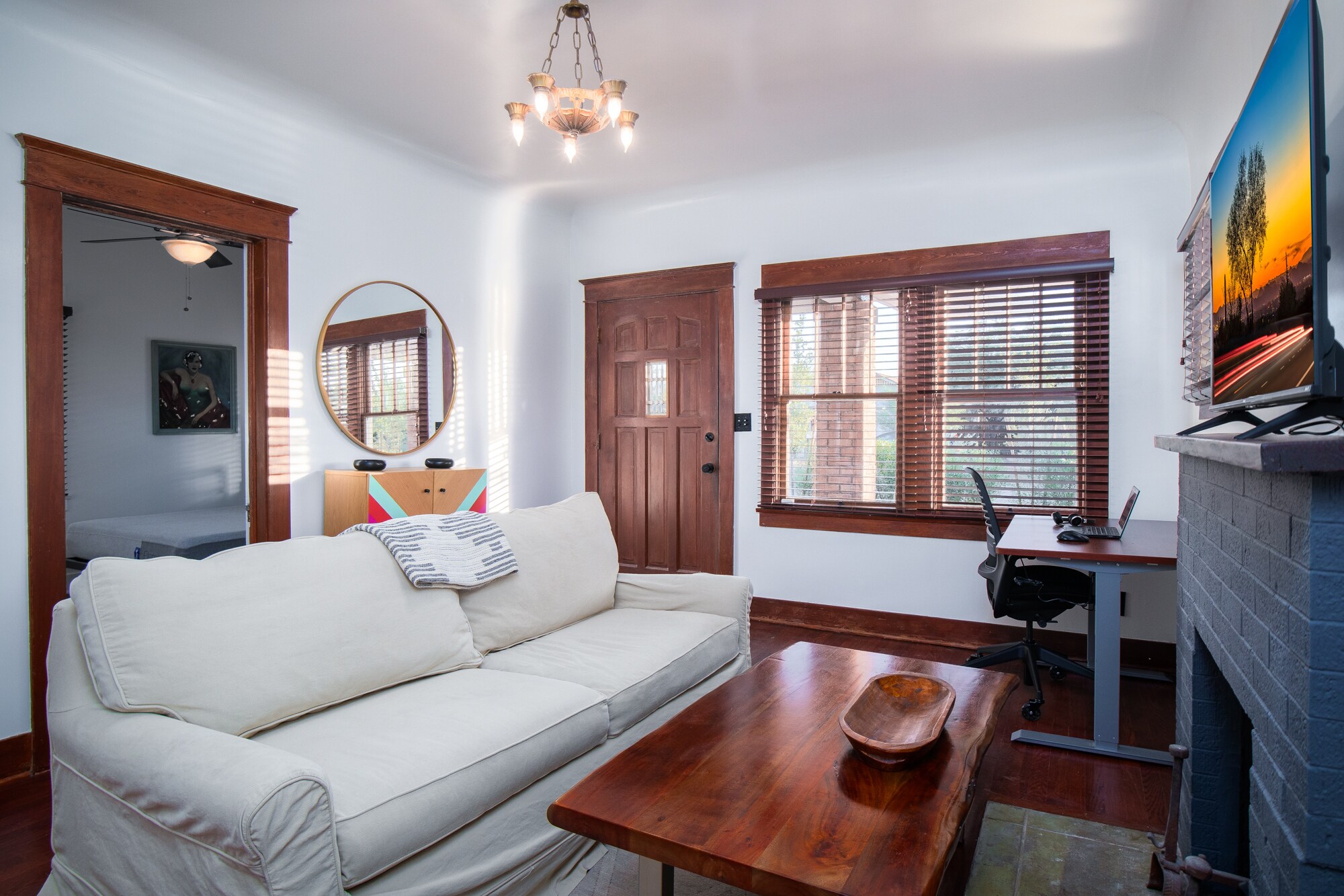 Building Photo - 1102 E Palm Lane