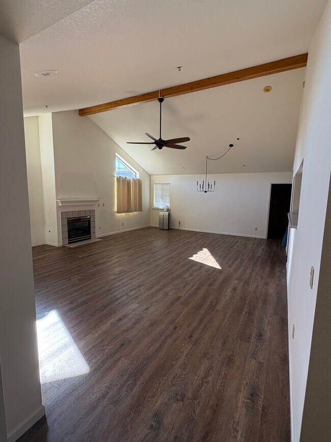 Building Photo - 31719 Rocky Village Dr