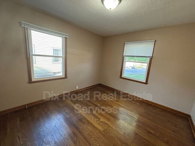 Building Photo - 645 Swigart Dr