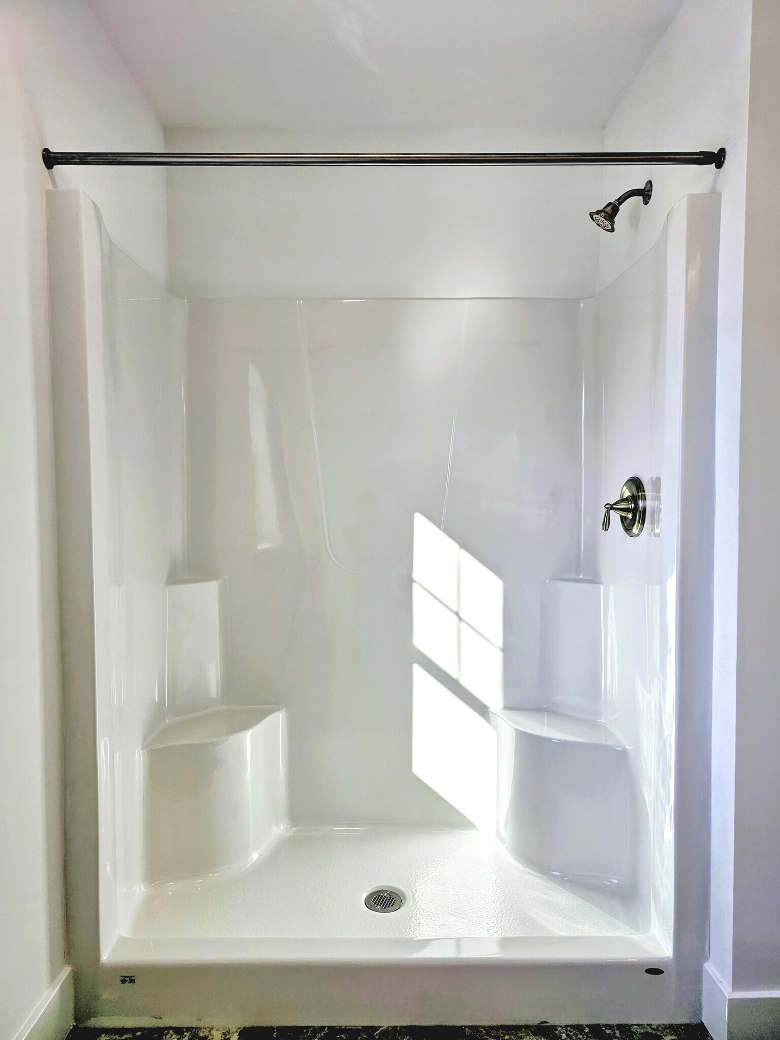 Building Photo - 394 Hensley St