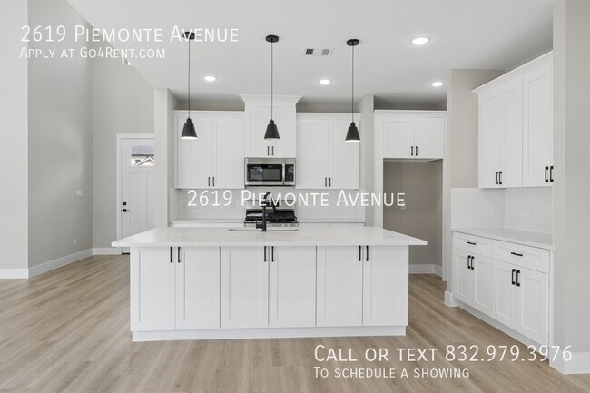 Building Photo - 2619 Piemonte Ave