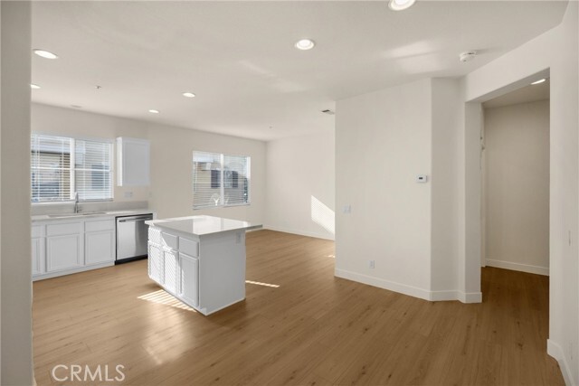 Building Photo - 123 S Orange Ave