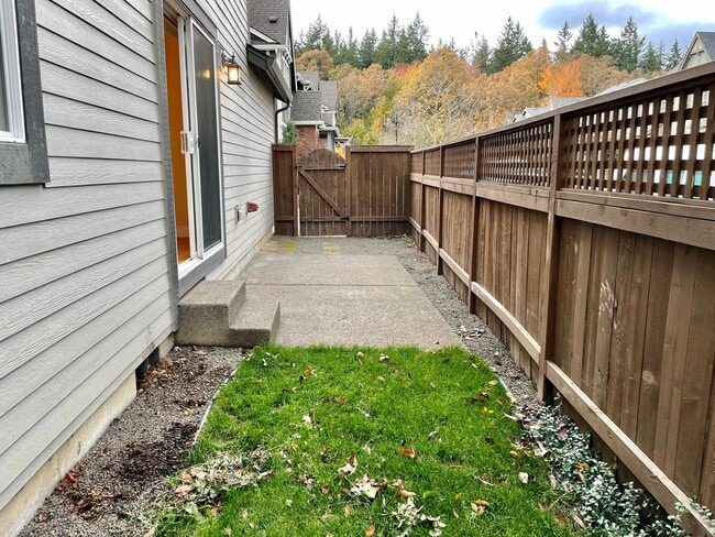 Building Photo - Privacy & Nature at Tonquin Woods: The Ultimate Villebois End-Unit