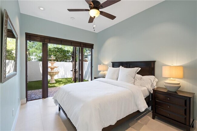 Building Photo - 1312 SE 2nd Ct