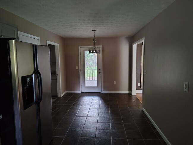 Building Photo - 2422 Happy Valley Cir