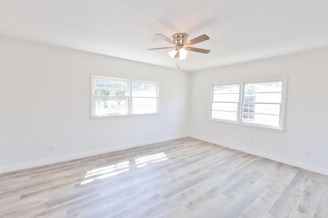 Building Photo - 2513 44th St