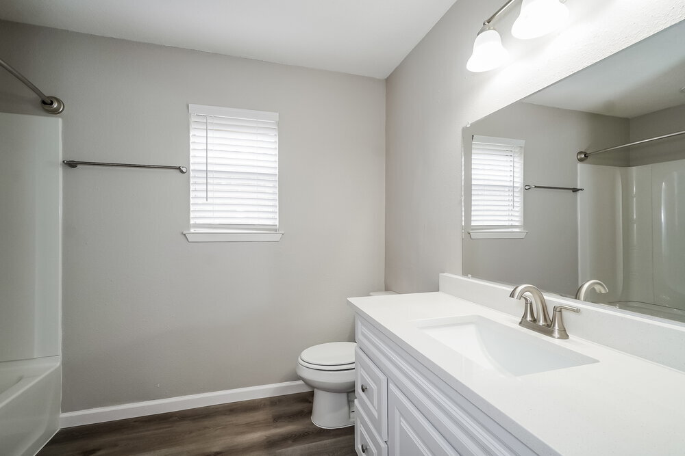 Building Photo - 16311 Alametos Dr