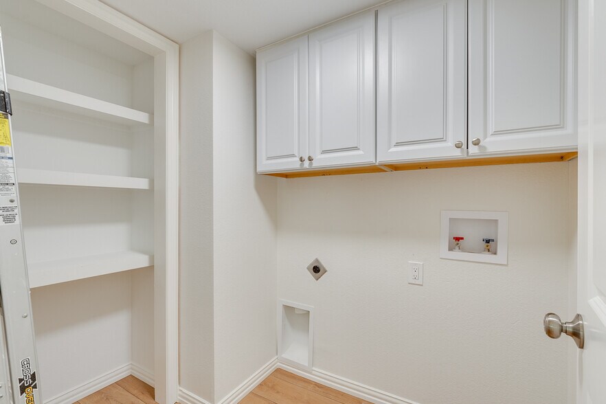 utility - 325 S Wood St