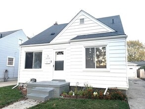 Building Photo - 21536 Panama St