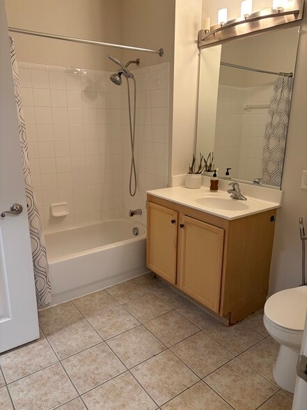 Building Photo - 2665 Prosperity Ave