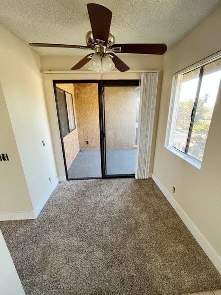 Building Photo - 360 N San Antonio Ave