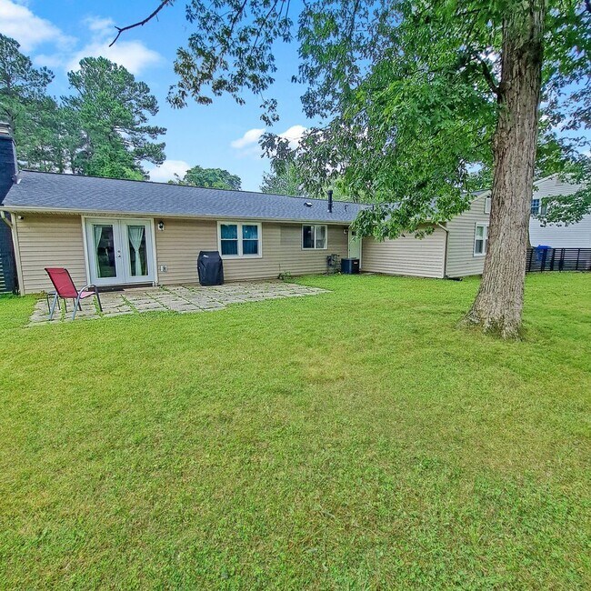 Building Photo - 3506 Lisa Ln