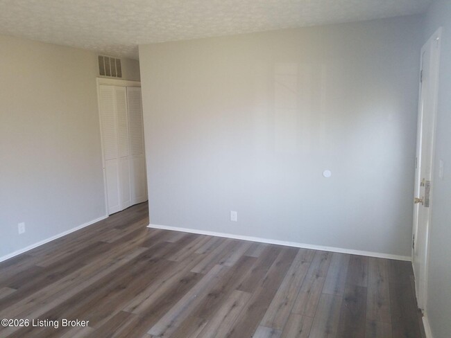 Building Photo - 9812 Saturn Dr