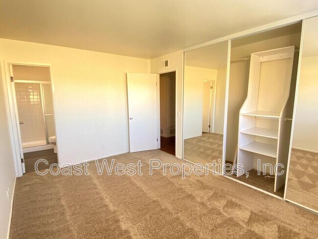 Building Photo - 6570 Oakridge Rd