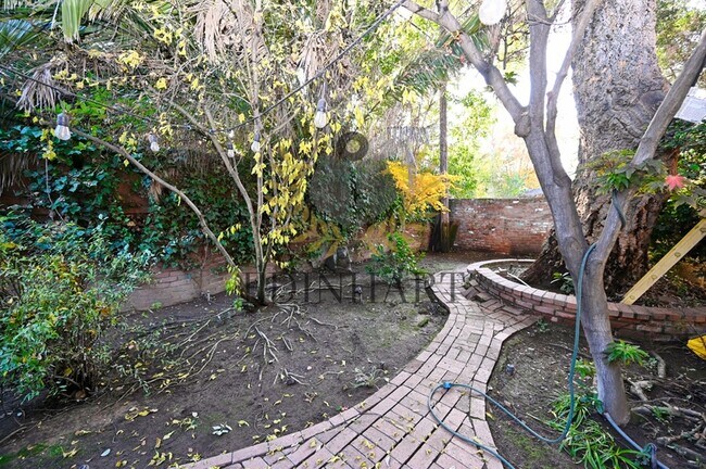 Building Photo - 360 E Terrace Ave