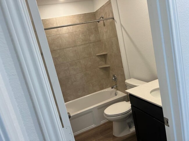 Building Photo - 212 Canley Lp