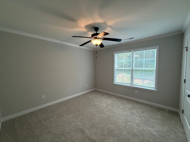 Building Photo - For Rent Clemmons!!