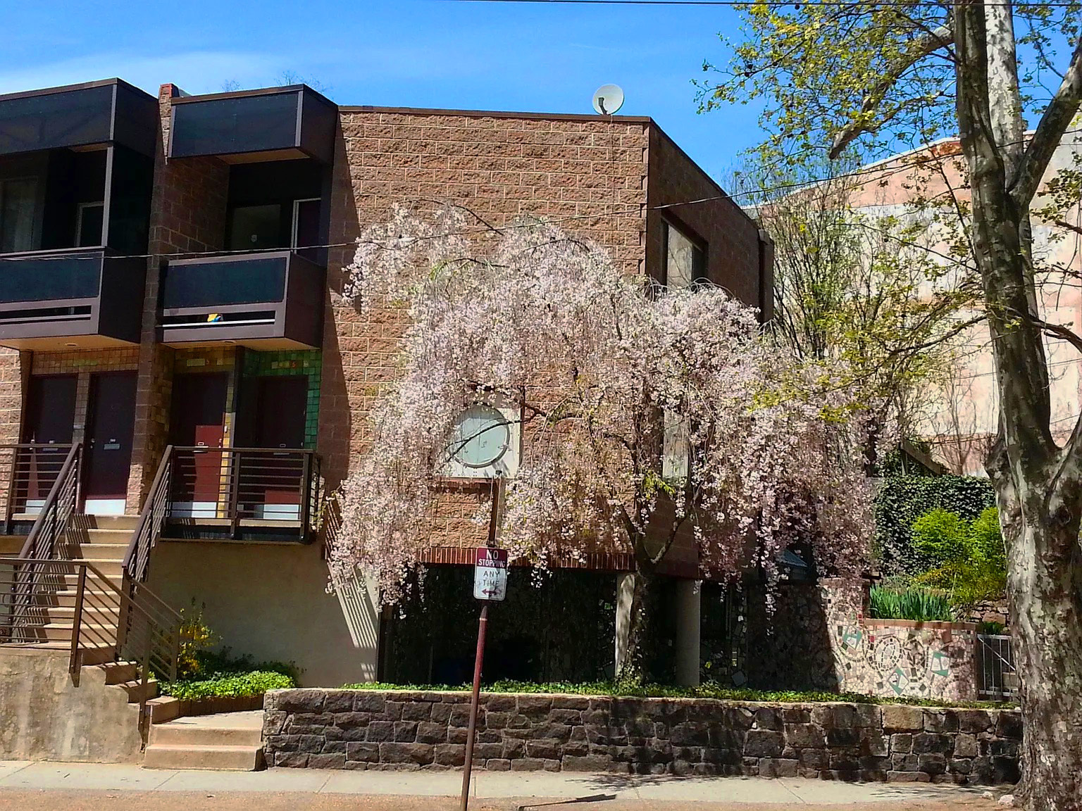 Building Photo - 4005 Woodland Ave