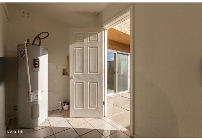 Building Photo - 4523 E Wood St