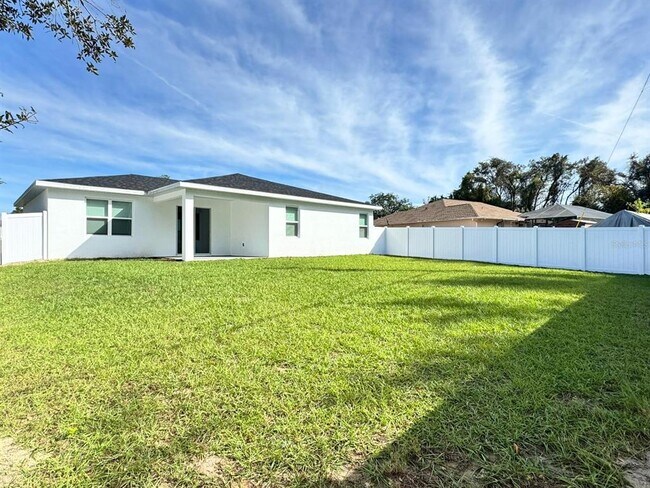 Building Photo - 442 Marion Oaks Course