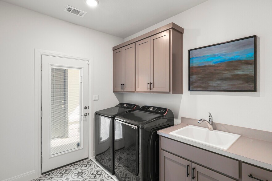 Building Photo - 299 Peakside Cir