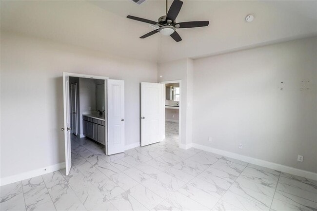 Building Photo - 10106 Water Harbor Dr