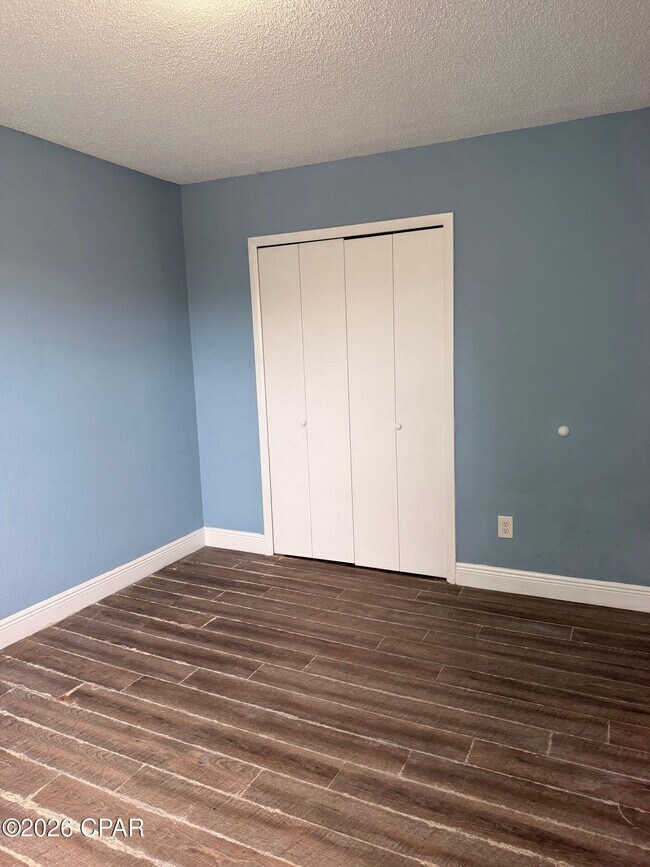 Building Photo - 6321 Lenawee St