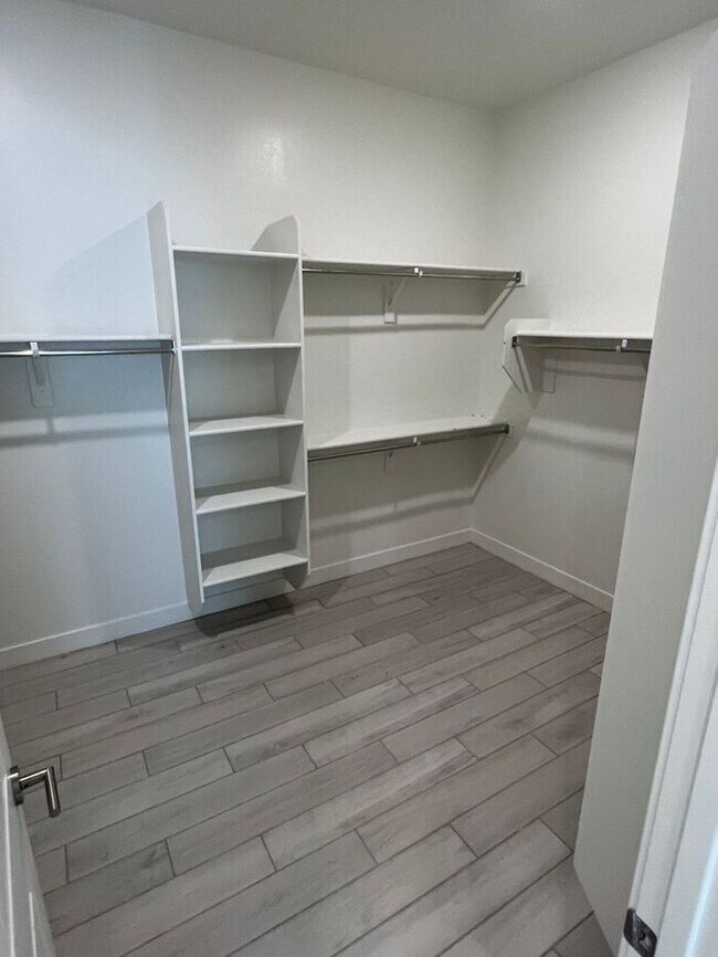 Building Photo - MOVE IN SPECIALS - $1500.00 OFF!! Executive Single-Story 4-Bedroom Rental with $50K+ Upgrades & I...