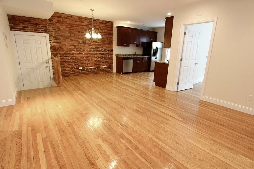 Primary Photo - 12 Homer St