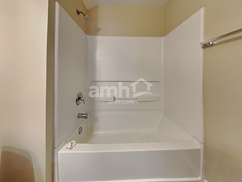 Building Photo - 171 Fox Glen Ct