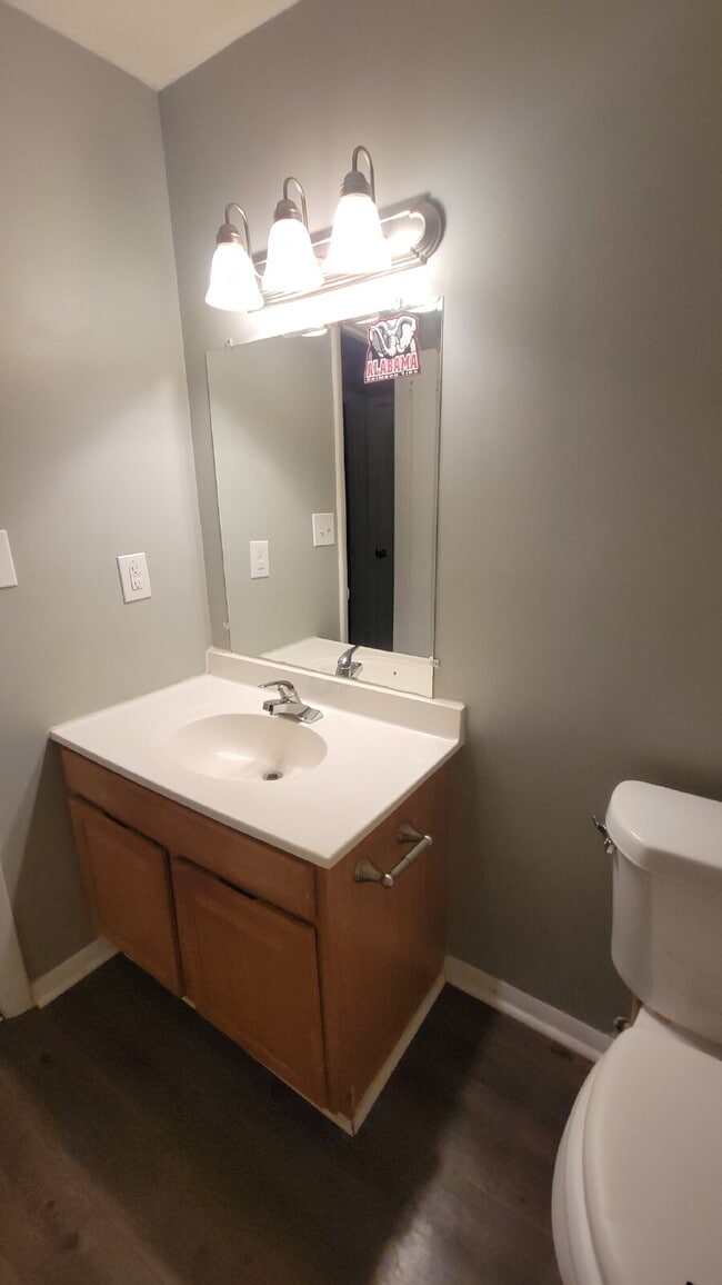 Building Photo - 900 Candlewood Dr NW