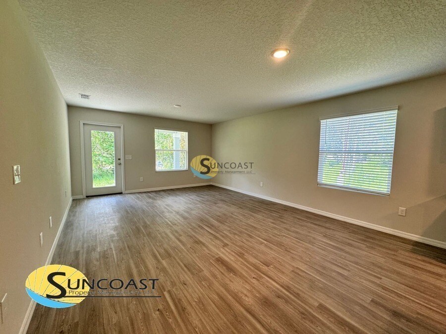 Building Photo - 8175 Golden Bamboo Dr