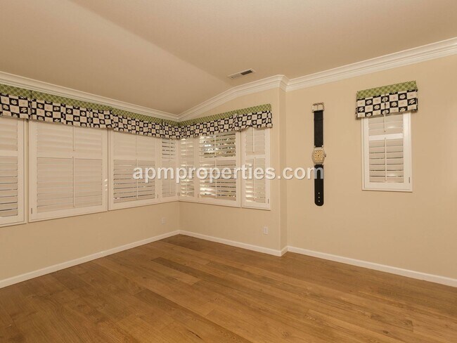 Building Photo - Upscale 3 Bedroom + Den, 4 bath, Detached Cottage, in Gale Ranch!